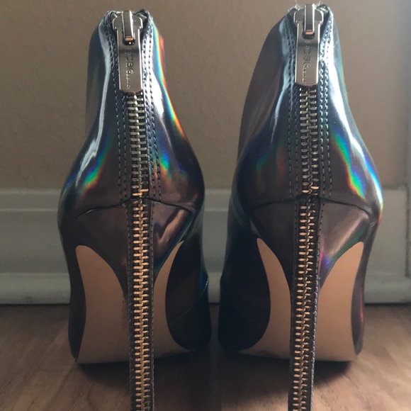 BCBGeneration Metallic Heels - Picture 2 of 6